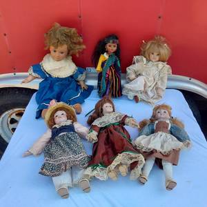 lot 121 image: Lot of Porcelain and Other Dolls