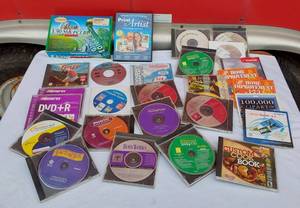 lot 152 image: Variety of Older Computer Programs