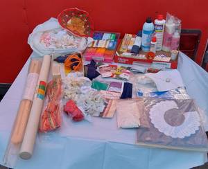 lot 168 image: Quilt as you Go Frame, Beading Supplies, Glue Gun and Other Crafting Supplies