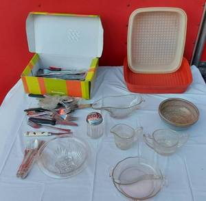 lot 189 image: Silverware and Other Kitchen Items