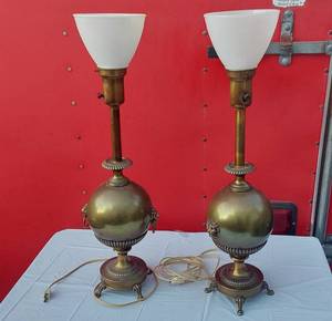 lot 192 image: Matching Pair of Vintage Brass Lamps with Lions on the Side