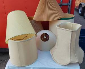 lot 197 image: Lot of a Variety of Lamp Shades