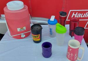 lot 213 image: Kent Feeds Water Cooler and Mug, Other Travel Mugs