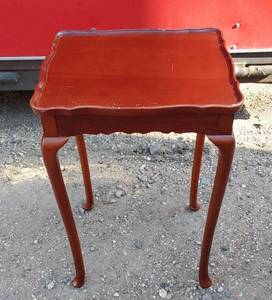 lot 219 image: 12 x 13 Vintage Side Table