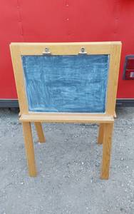 lot 225 image: Chalkboard Easel