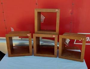 lot 234 image: Wooden Display ShelvesBoxes - 7 Deep, 10 tall