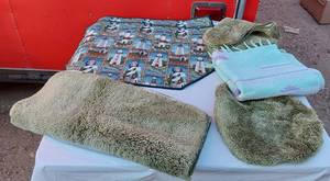 lot 277 image: Rugs, Toilet Cover