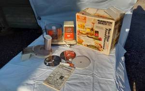 lot 295 image: Hamilton Beach Non Stop Food Processor