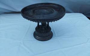lot 340 image: Reed & Barton Silver-Plated Pedestal Stand