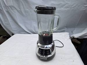 lot 400 image: BlackDecker Blender