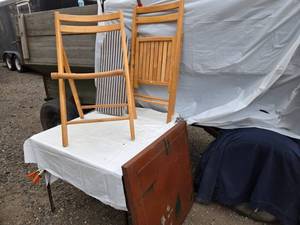 lot 409 image: Wooden Folding Chairs, Card Table and Ironing Board