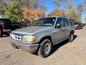 lot 13 image: 1996 FORD EXPLORER XLT 106k Miles  4x4 (NO RESERVE)
