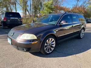 lot 10 image: 2004 VOLKSWAGEN PASSAT GLS 1.8T No Accidents (NO RESERVE)