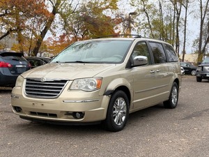 lot 25 image: 2010 CHRYSLER TOWN AND COUNTRY LIMITED 2 Owner (NO RESERVE)