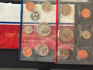 lot 26 image: 1987 P & D Mint Set