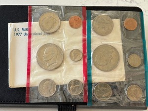 lot 42 image: 1977 P & D Mint Set