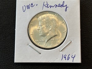 lot 2 image: 1964 Kennedy Half Dollar Uncirculated