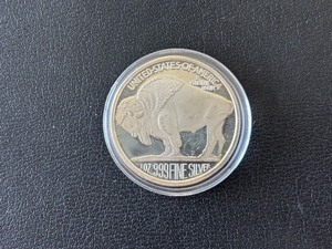 lot 40 image: 1 Ounce .999 Fine Silver Round