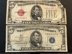 lot 75 image: $5 Dollar Silver Certificate and Note