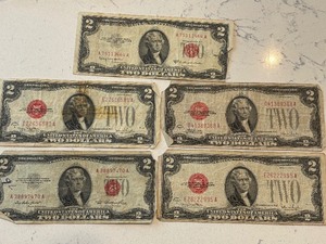 lot 76 image: Red Seal $2 Dollar Notes