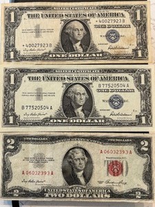 lot 79 image: $1 Dollar Silver Certificates and $2 Dollar Note - 1 Star Note and 1 Uncirculated