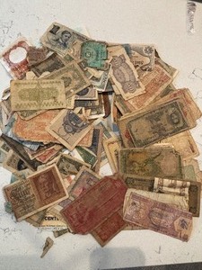 lot 99 image: Foreign Currency