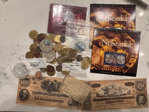 lot 138 image: Assorted Coins