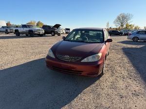 lot 13 image: 2002 Toyota Camry