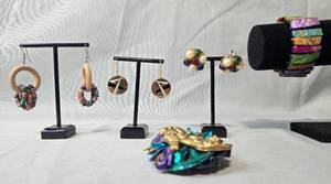 lot 60 image: Colorful Costume Jewelry Collection Earrings, Brooch, and Bracelet - display not inc