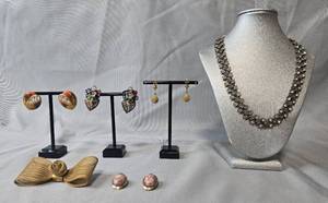 lot 62 image: Vintage Jewelry Collection with LOFT Necklace, Earrings, and Bow Brooch - display not inc