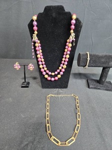 lot 84 image: Vintage Jewelry Set with Bead Necklace, Clip-On Earrings, Silver Tone Bracelet, and Chain Necklace - display not inc