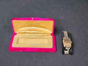 lot 96 image: Vintage Bulova Fifth Avenue Wristwatch with Original Case - untested