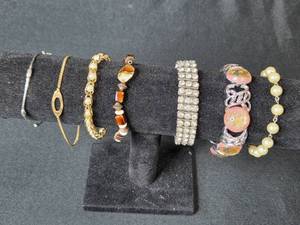 lot 122 image: Assorted Vintage and Costume Bracelets Including Avon - display not inc