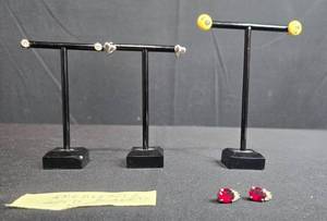 lot 144 image: VTG Jewelry Collection with Necklace and Earrings - displays not inc