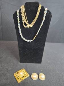 lot 169 image: Vintage Costume Jewelry Set with Crystal Bead Necklace, Gold Tone Chains, Faux Pearl Brooch, and Earrings - display not inc