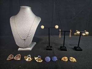 lot 181 image: Collection of Vintage Costume Jewelry Necklaces and Earrings - displays not inc