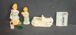 lot 229 image: Vintage Collectibles Lot Le Bow Car Planter, Gillette Razor, Avon Mother Figure, Small Bottles