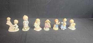 lot 236 image: Vintage Porcelain Figurines Avon and Homco 1980s Made in Taiwan