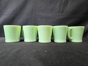 lot 293 image: Set of Jadeite Green Glass Mugs and Bowl