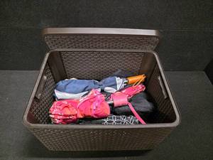 lot 3019 image: Tote full of 13 umbrellas