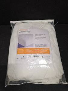 lot 3030 image: BRAND NEW  UNUSED Room Essentials Microfiber Mattress Pad - TwinTwinXL