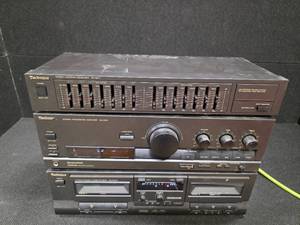 lot 3065 image: Lot of 3 TECHNICS Stereo Devices.