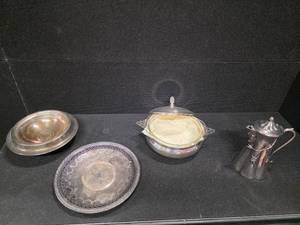 lot 3073 image: Assortment of apparently plate-silver dishes