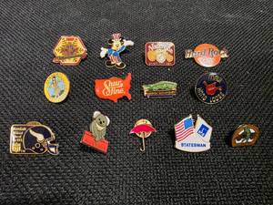lot 3085 image: Collection of 13 Vintage Lapel pins.
