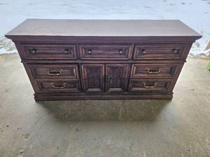 lot 3093 image: Burlington House Furniture 9- drawer Dresser