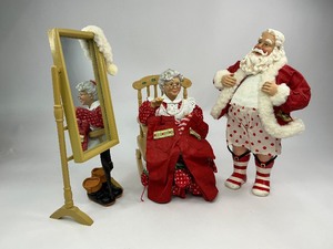 1998 Possible Dreams Clothtique Collection Santa Dress Rehearsal with Mirror & Mrs. Claus Woman behind Christmas