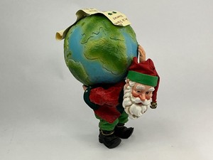 lot 7 image: Midwest Importers Santa with the World on his Shoulders.