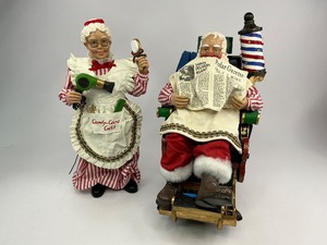 lot 10 image: 2000 Possible Dreams Clothtique Collection Santa Time for a Trim with Mrs. Claus Candy Cane Cuts