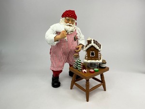 lot 11 image: 2001 Possible Dreams Clothtique Collection Santa Decorating a Gingerbread House