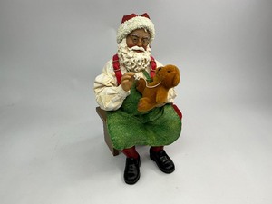 lot 18 image: 2000 Possible Dreams Clothtique Collection Santa Bearly Christmas